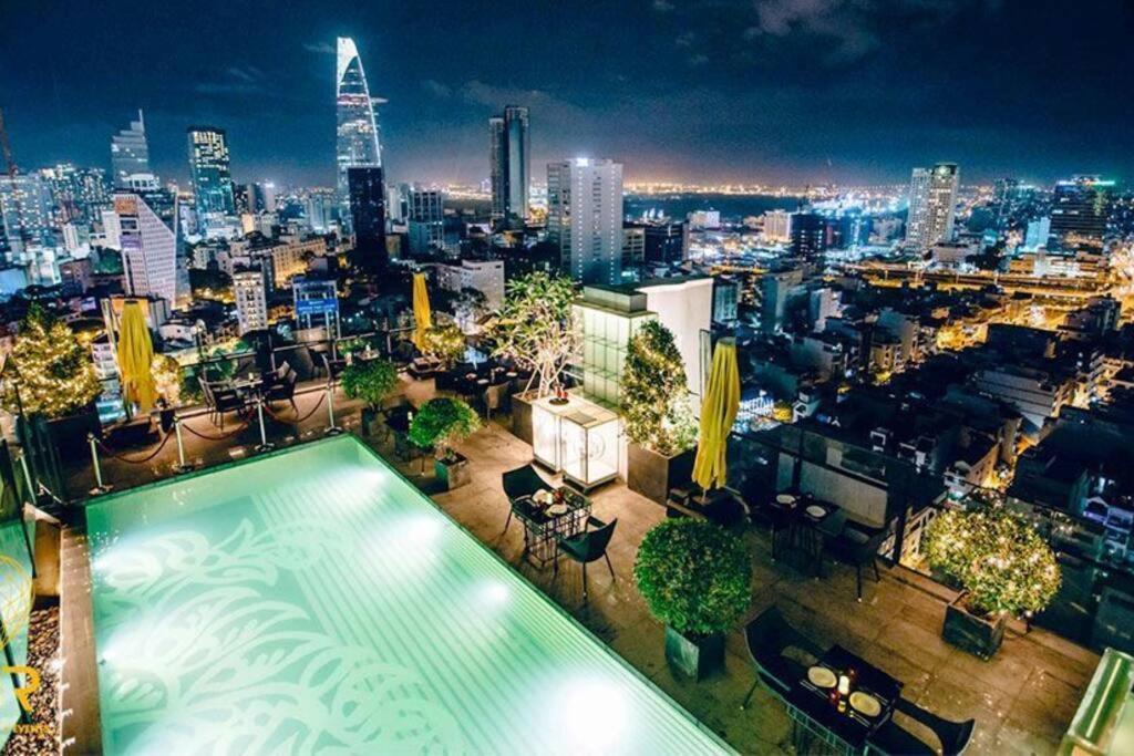 Apartment The Rixx Stylish In D1 At Ben Thanh With Netflix Pool Bathtub